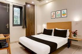 OYO Townhouse Hotel Delhi Booking